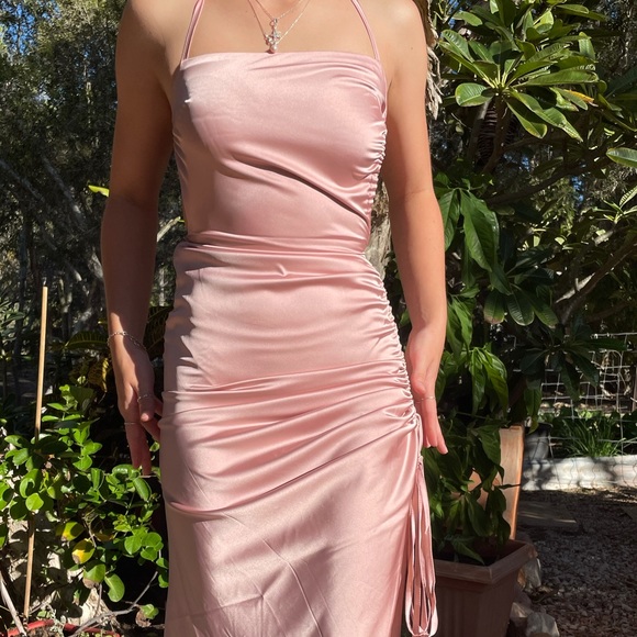 Dresses & Skirts - Begging boutique dreams formal dress